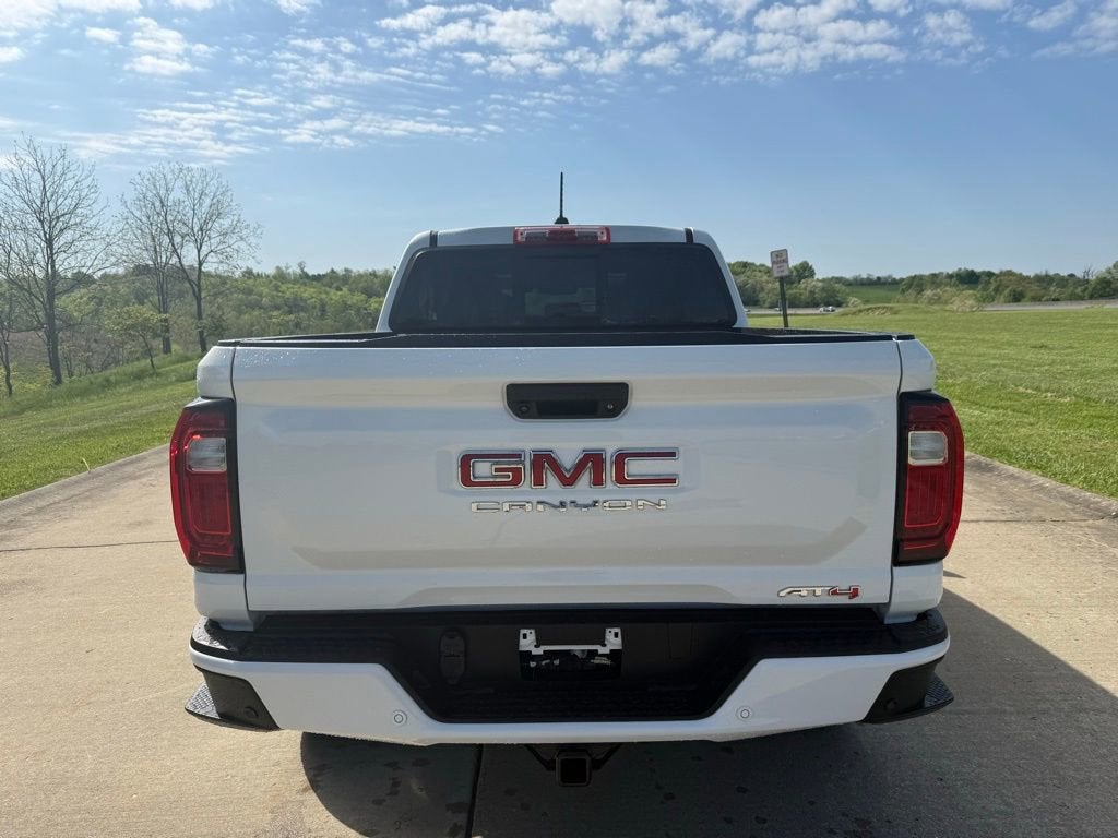 2024 GMC Canyon AT4