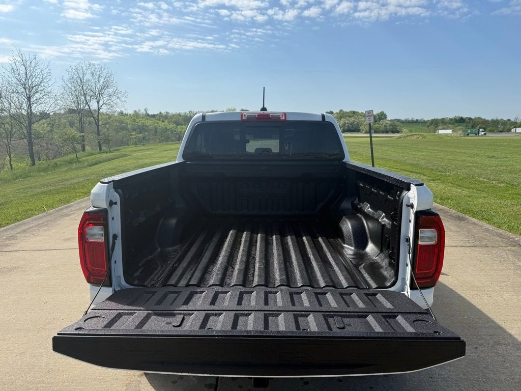 2024 GMC Canyon AT4