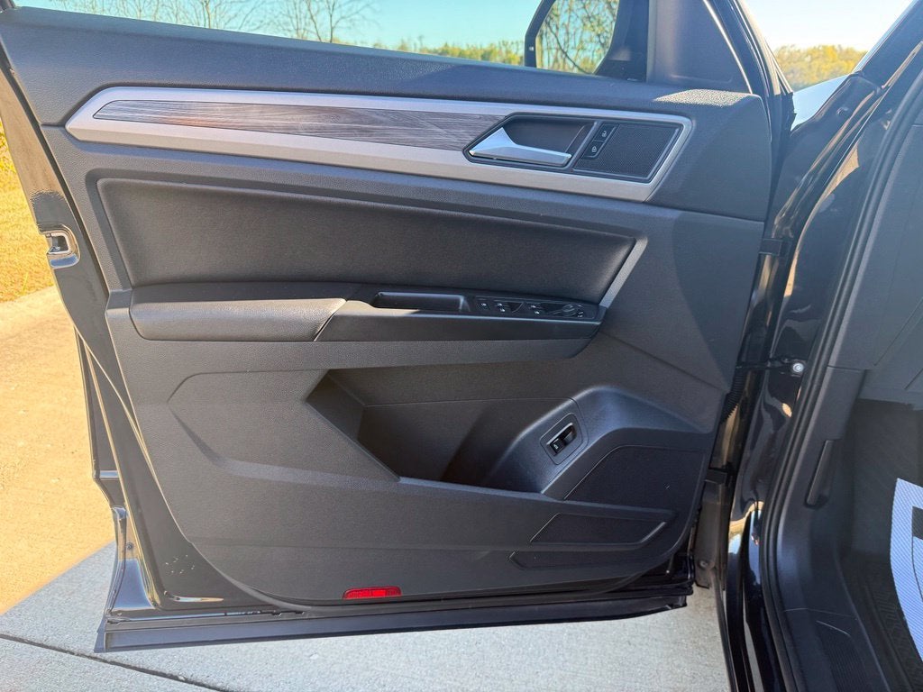 2020 Volkswagen Atlas Cross Sport 2.0T SE w/Technology