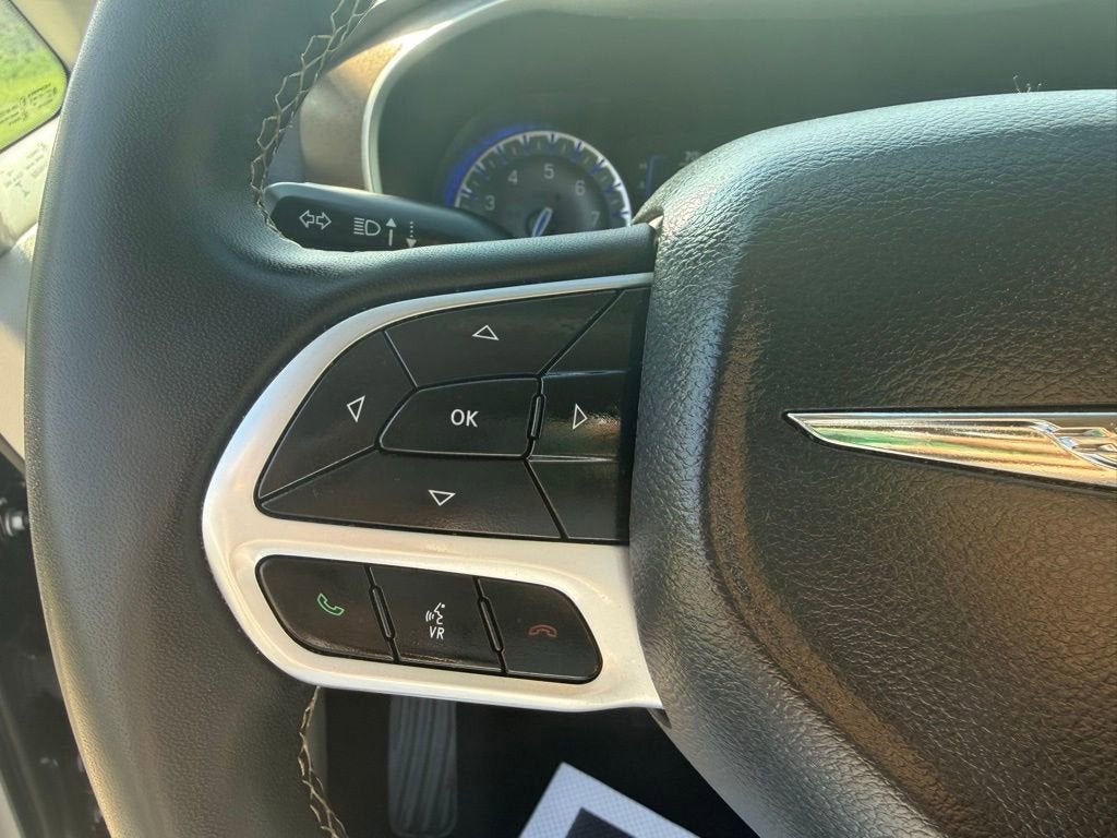 2022 Chrysler Voyager LX