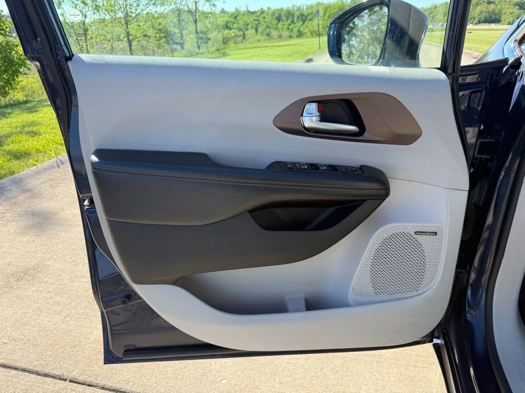 2019 Chrysler Pacifica Touring L Plus