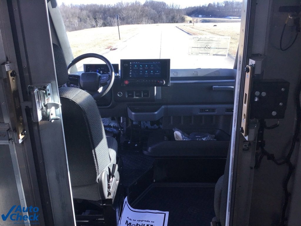 2024 BrightDrop Zevo 600 EJY