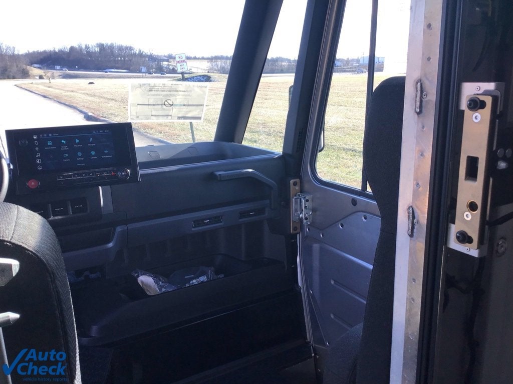 2024 BrightDrop Zevo 600 EJY