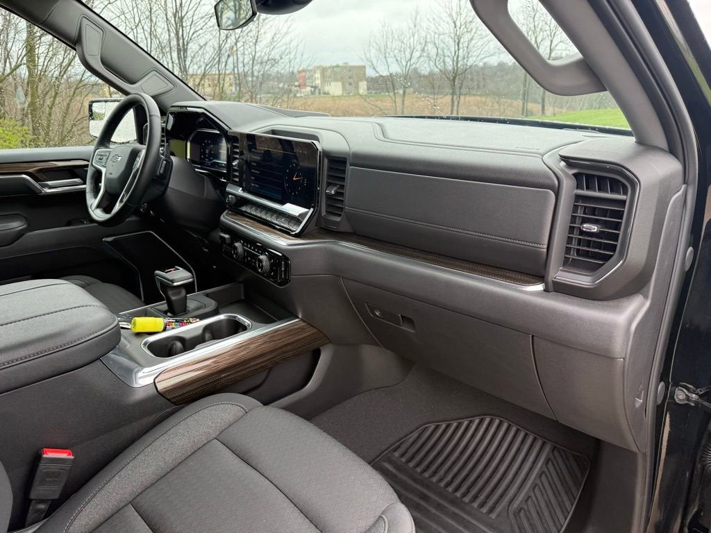 2025 Chevrolet Silverado 1500 RST