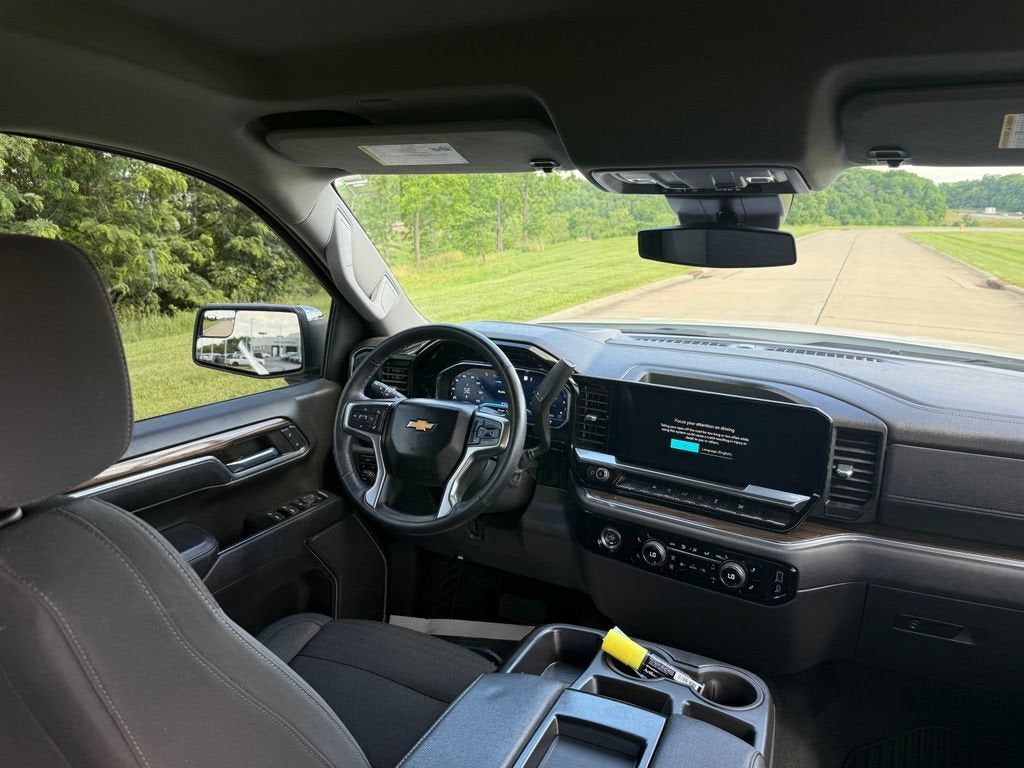 2023 Chevrolet Silverado 1500 LT (2FL)