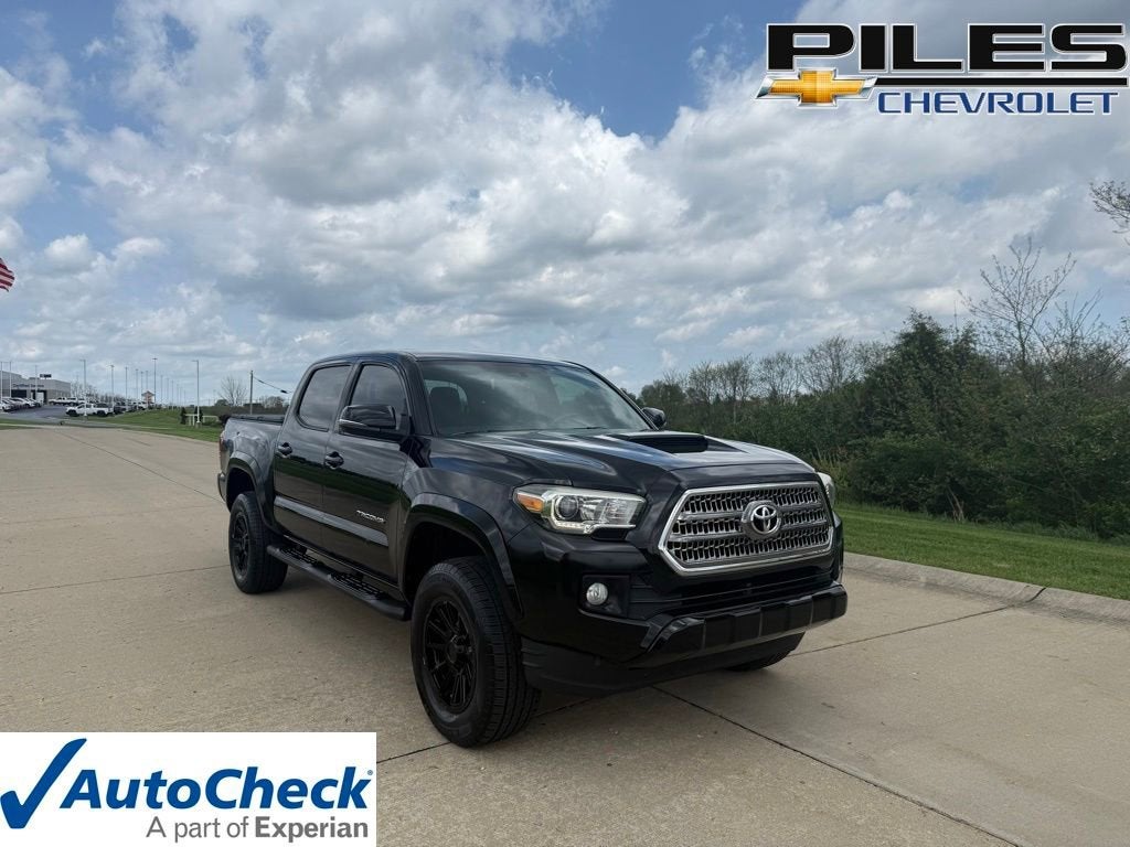 2016 Toyota Tacoma SR