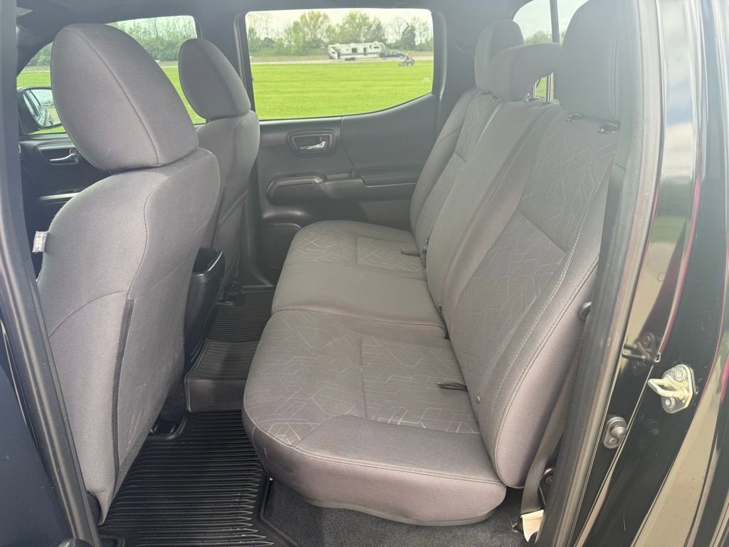 2016 Toyota Tacoma SR