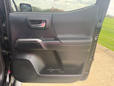 2016 Toyota Tacoma SR