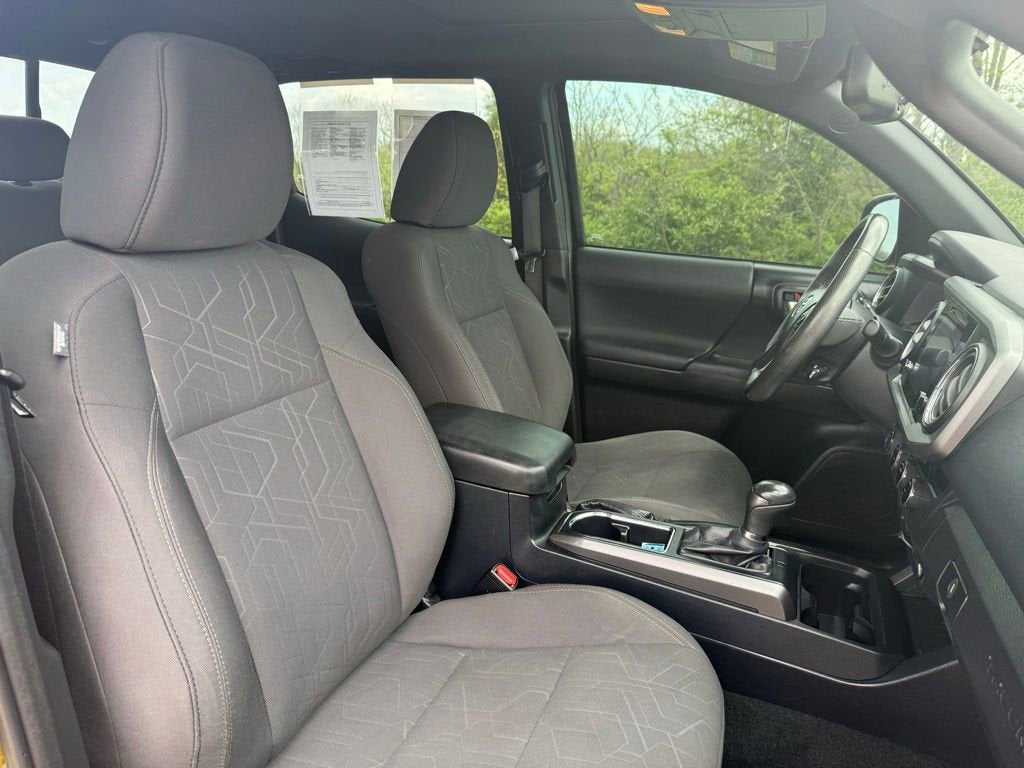 2016 Toyota Tacoma SR