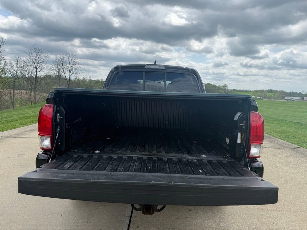 2016 Toyota Tacoma SR