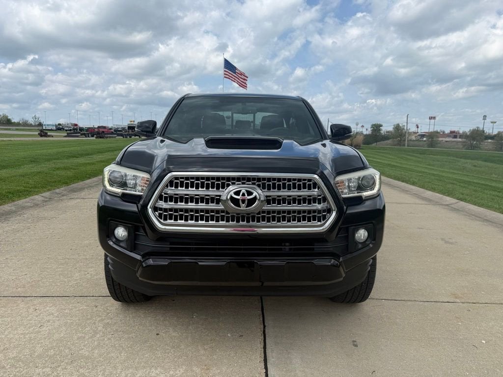 2016 Toyota Tacoma SR