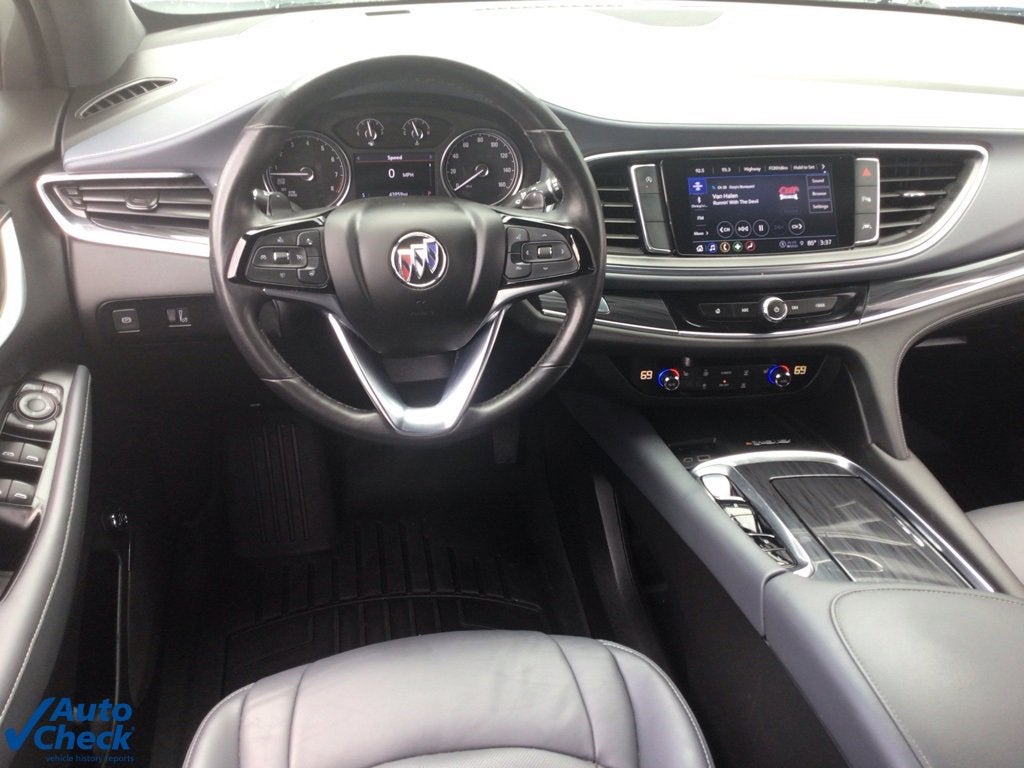 2022 Buick Enclave Essence