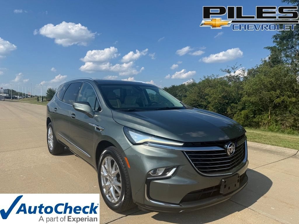 2023 Buick Enclave Essence