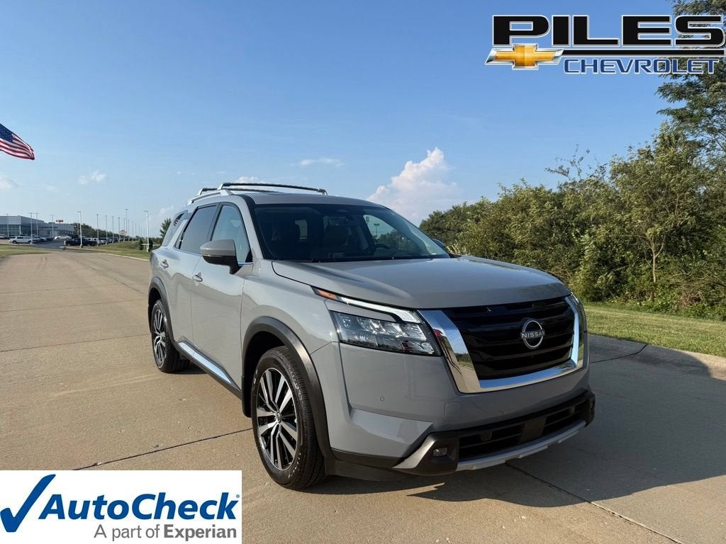 2025 Nissan Pathfinder Platinum
