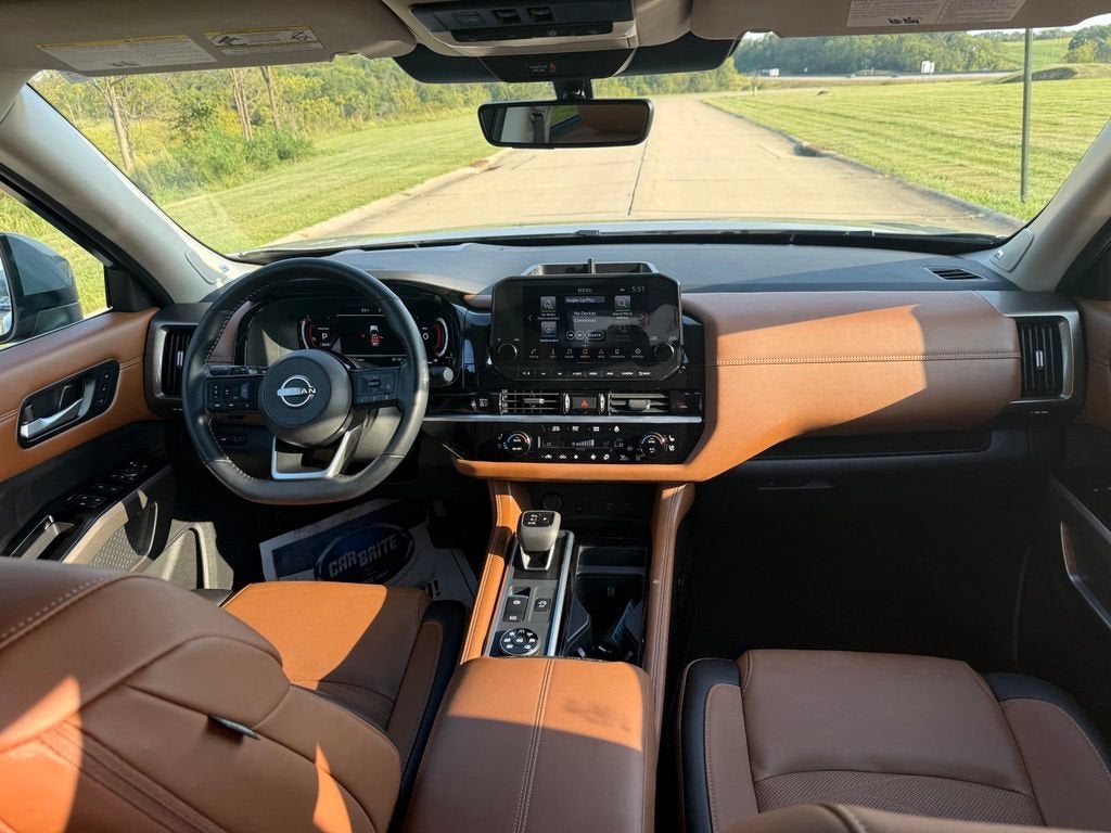 2025 Nissan Pathfinder Platinum