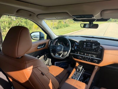 2025 Nissan Pathfinder Platinum