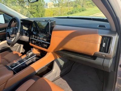 2025 Nissan Pathfinder Platinum