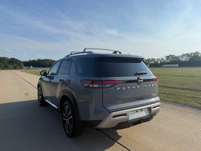 2025 Nissan Pathfinder Platinum
