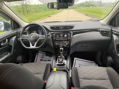 2022 Nissan Rogue Sport SV