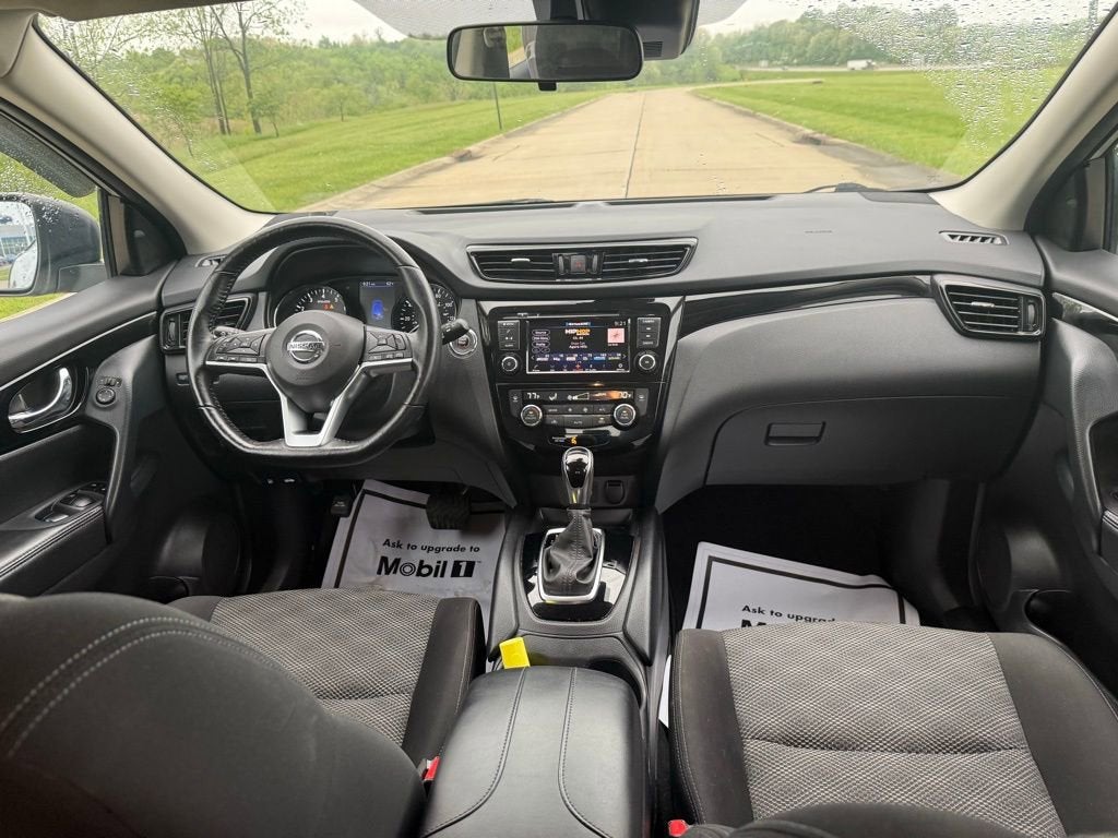 2022 Nissan Rogue Sport SV