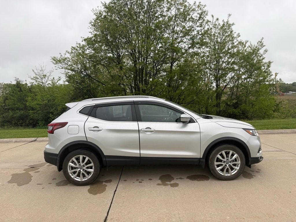 2022 Nissan Rogue Sport SV