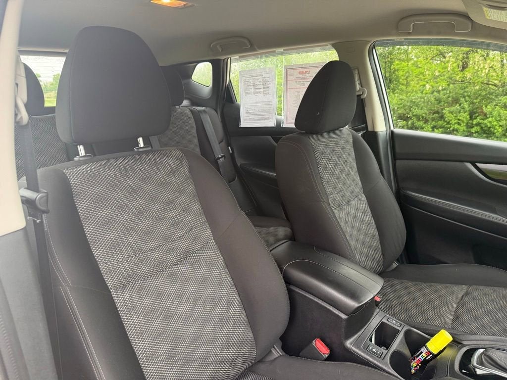 2022 Nissan Rogue Sport SV
