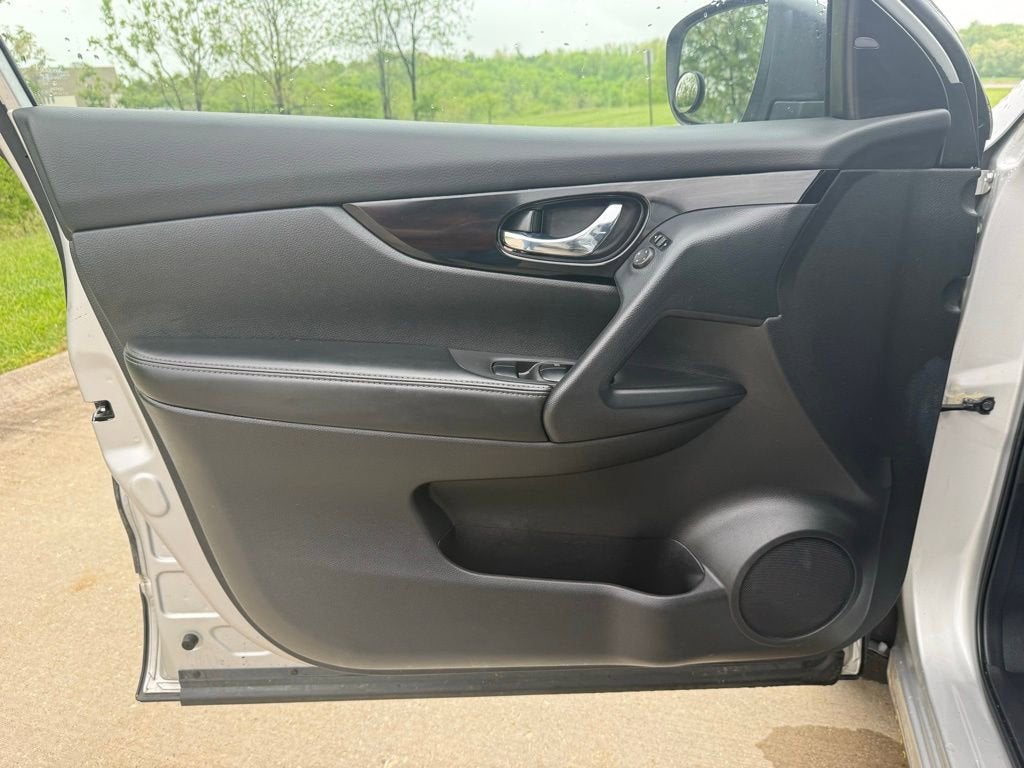 2022 Nissan Rogue Sport SV