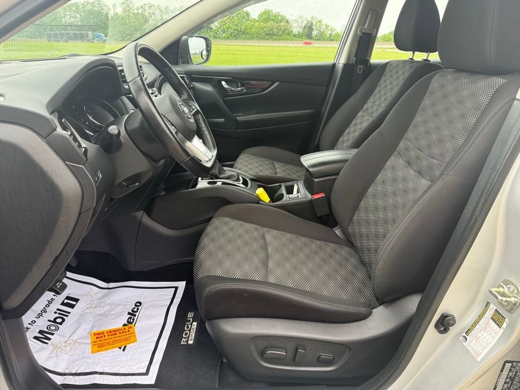 2022 Nissan Rogue Sport SV