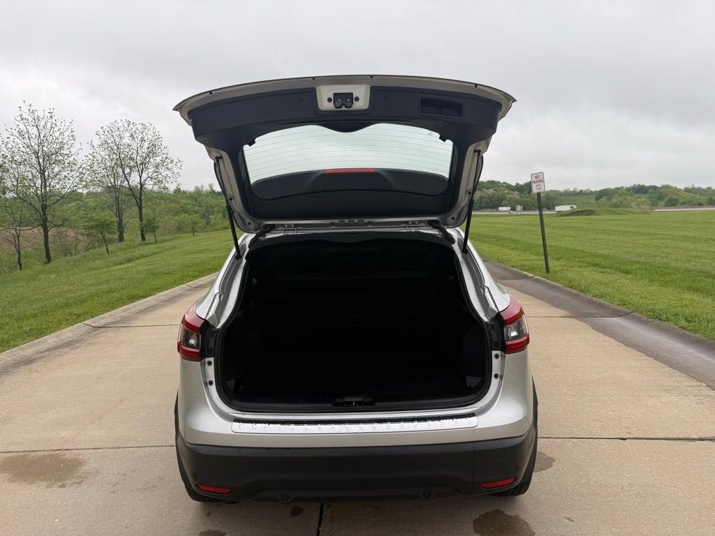 2022 Nissan Rogue Sport SV