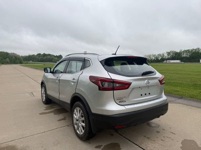 2022 Nissan Rogue Sport SV