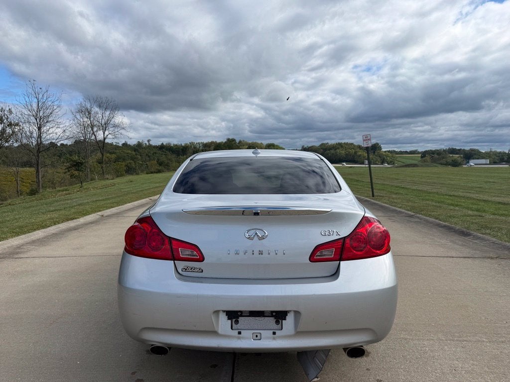 2009 INFINITI G37 Sedan x
