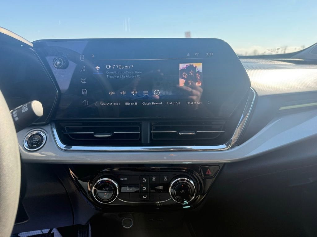 2025 Chevrolet Trax LT