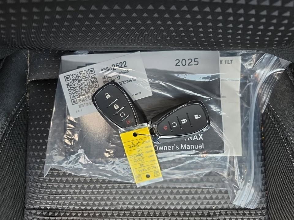 2025 Chevrolet Trax LT